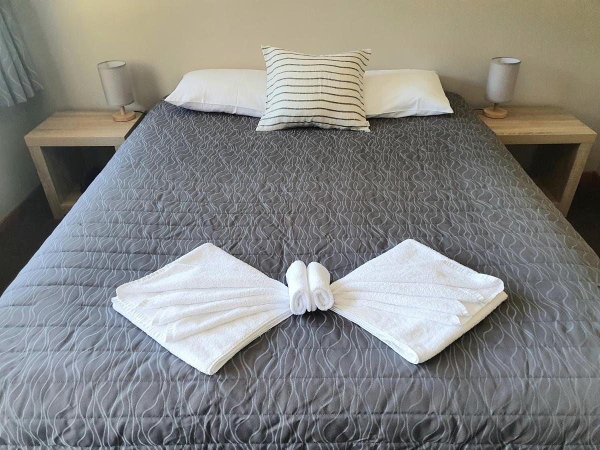 Bay Vista Waterfront Motel Picton Ngoại thất bức ảnh