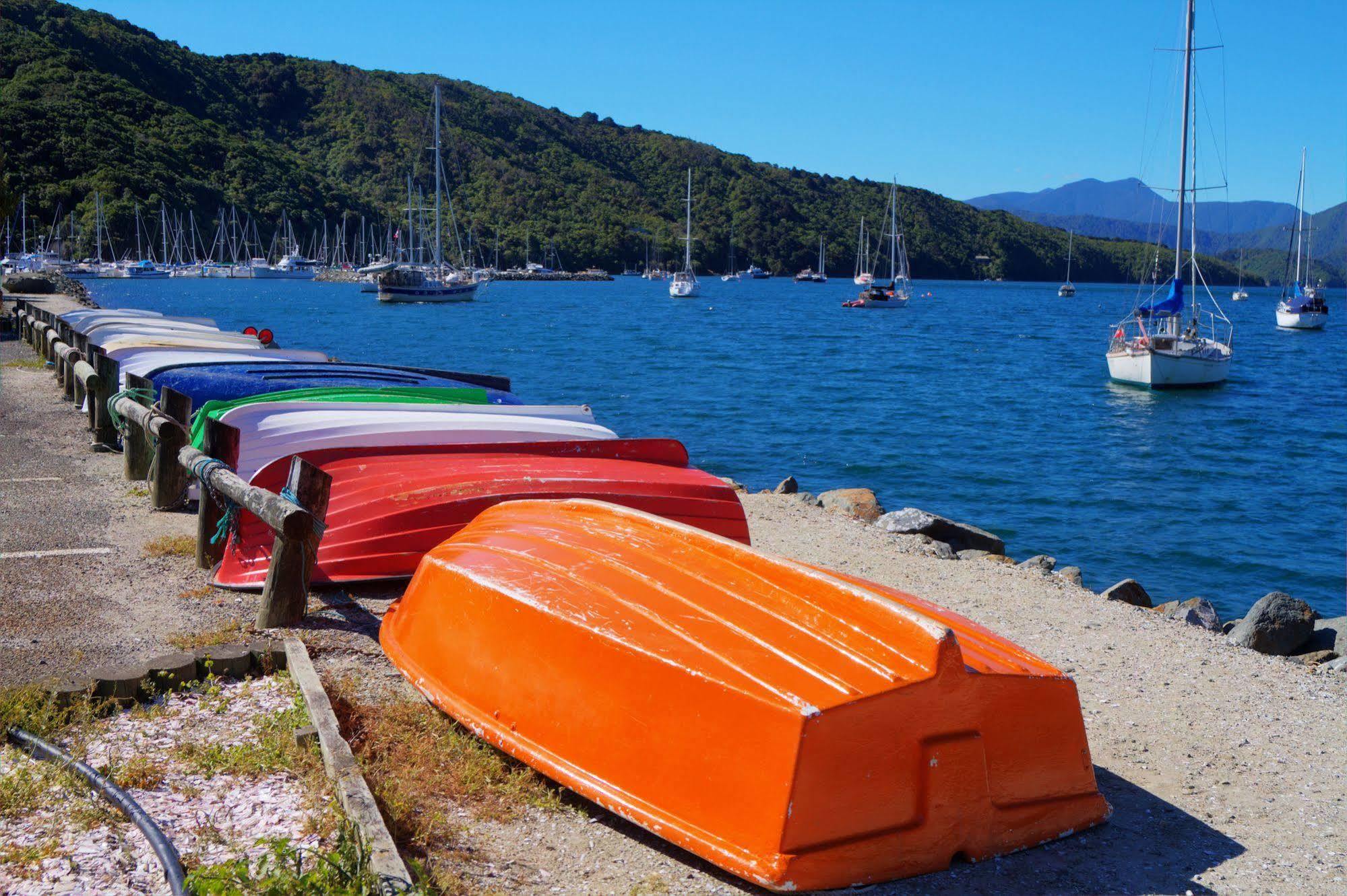 Bay Vista Waterfront Motel Picton Ngoại thất bức ảnh
